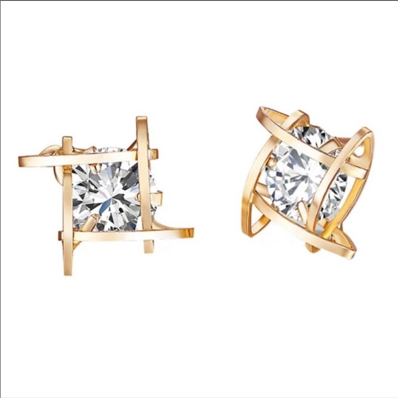 NEW LUXURY 3D Gold Caged Diamond Stud Earrings - Picture 2 of 5